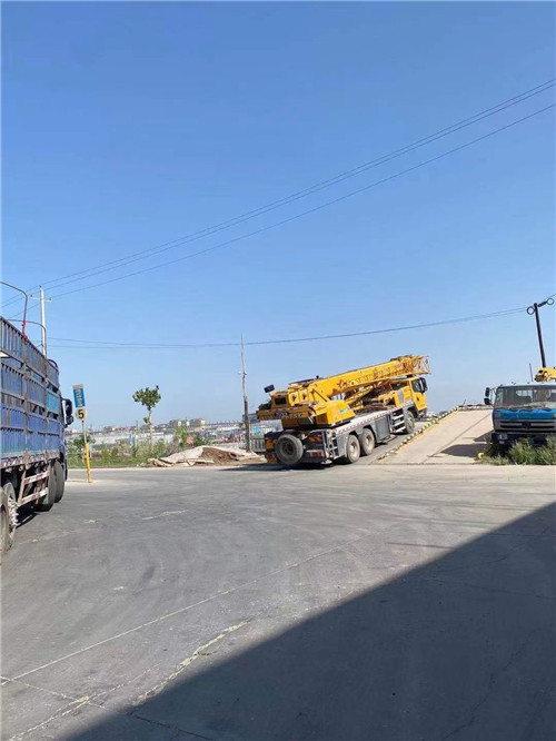 同江市25吨吊车的租赁价格大概是多少？