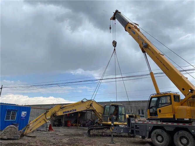 同江市25吨吊车的工作半径是多少？